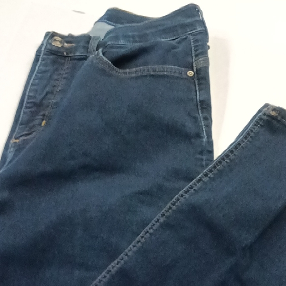 Women's Lee Easy Fit Jeans - Picture 10 of 12